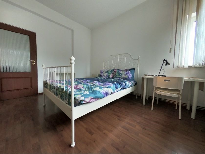 Apartament compact cu doua camere, zona Mosilor- bulevardul Carol - Poză 1