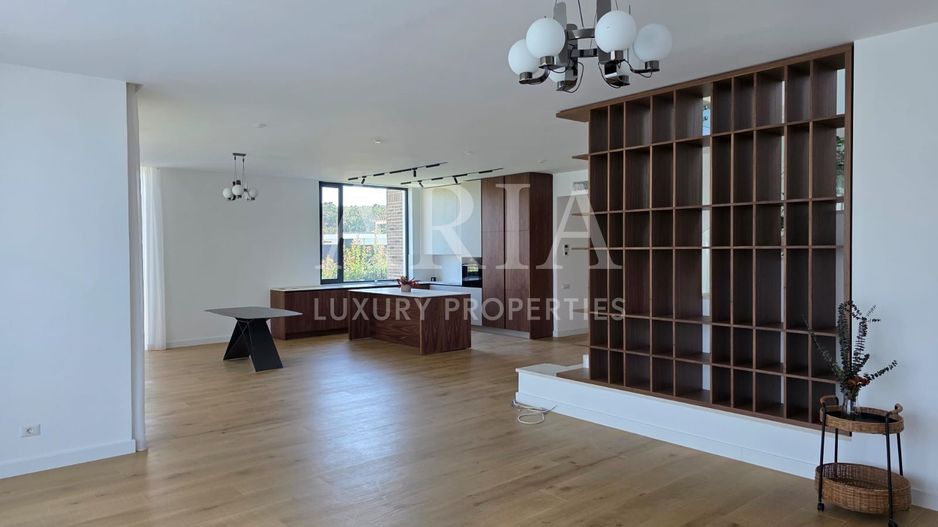 Dumbrava Vlasiei – Armonie între design, lumină și natură - Poză 5