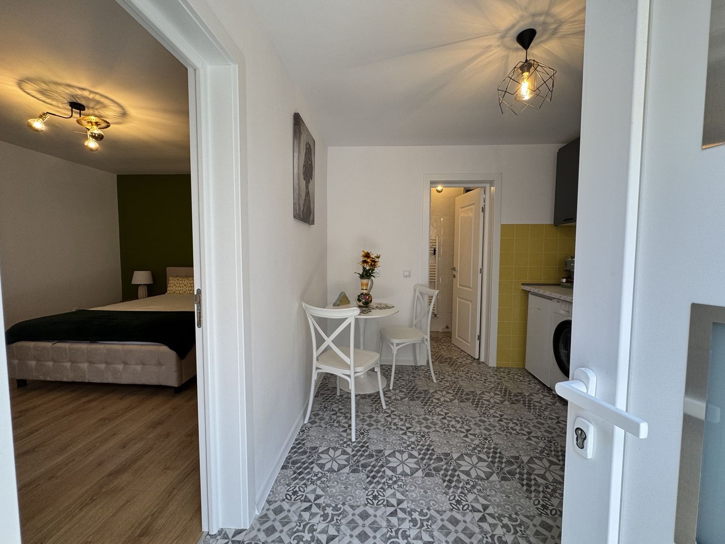 Apartament cu 2 camere la casa in Blumana, str De Mijloc - Poză 2