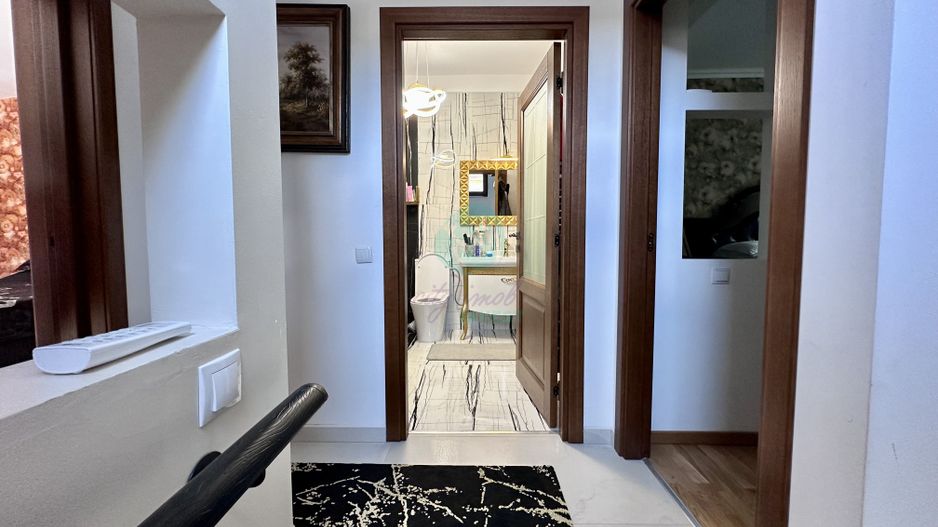Casa renovata in zona Vatra Luminoasa - Poză 12