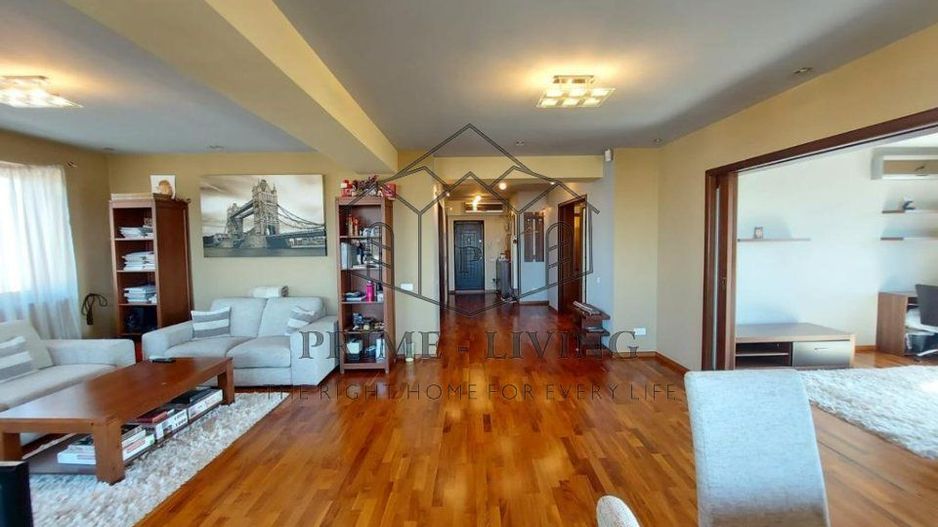 APARTAMENT CU 3 CAMERE, ULTRA-CENTRAL SI FOARTE SPATIOS LA VANZARE - Poză 2