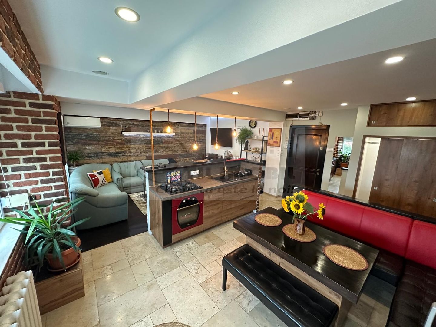 Podu Roș, apartament de lux de închiriat – 800 euro/lună - Poză 1