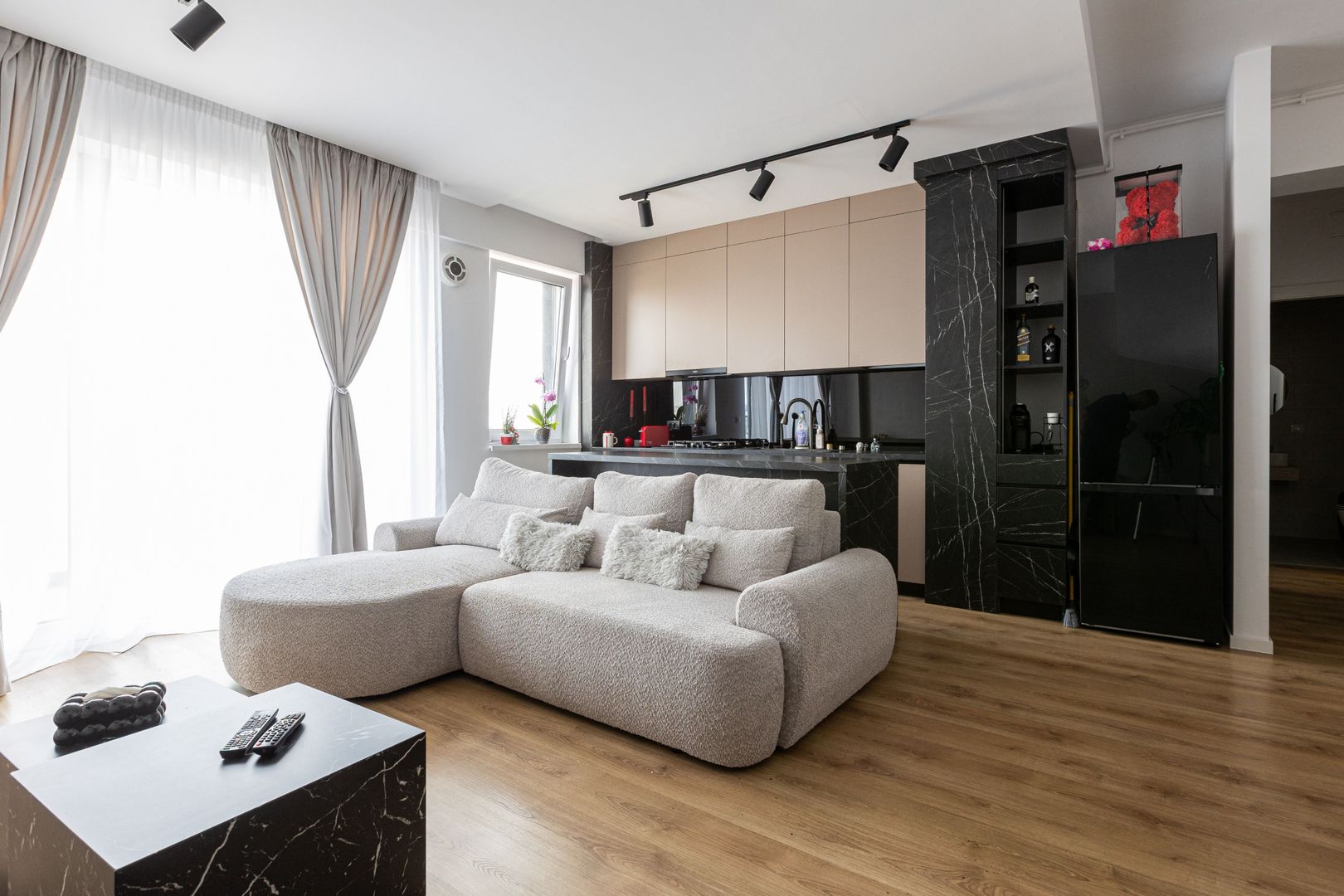 De Vanzare Apartament 3 Camere de Lux, pe 2 Nivele, Sebastian sect.5 - Poză 1