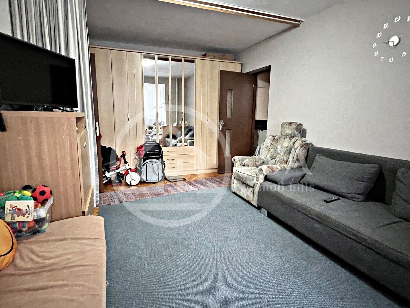 Apartament cu 3 camere de vanzare in zona Rogerius, Oradea - Poză 2