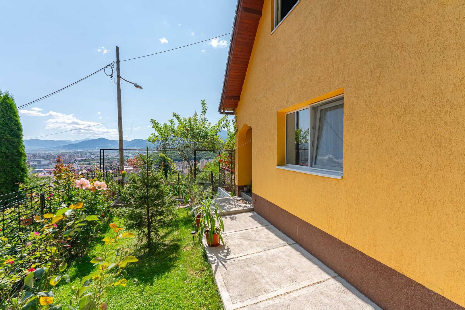 Casă cu panoramă si la doar câțiva pași de Centrul Istoric - Poză 3