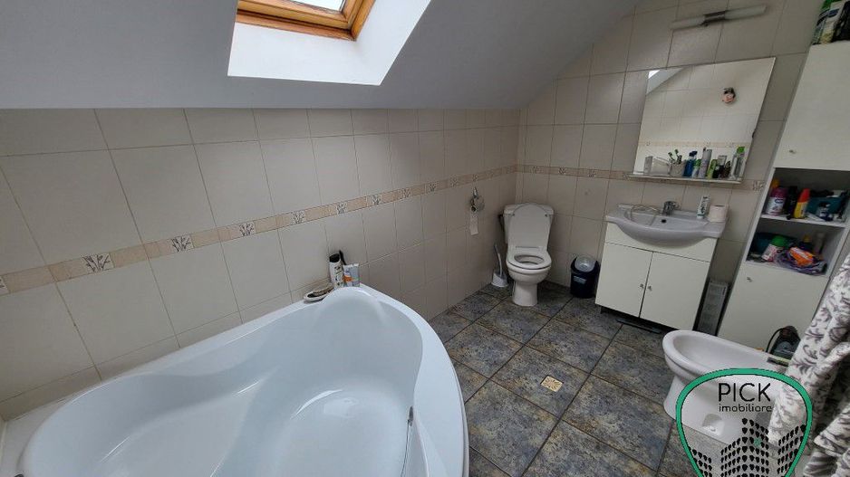 P 1097 - Casă cu 7 camere în jud. Mureș, Sângeaorgiu de Mureș - Poză 12