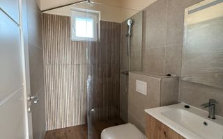Casa individuala cu 4 camere in Mosnita Noua - Poză 7