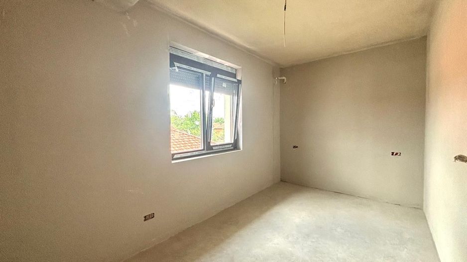 Duplex cu 4 camere, vatra satului, toate utilitatile - Sacalaz - Poză 7