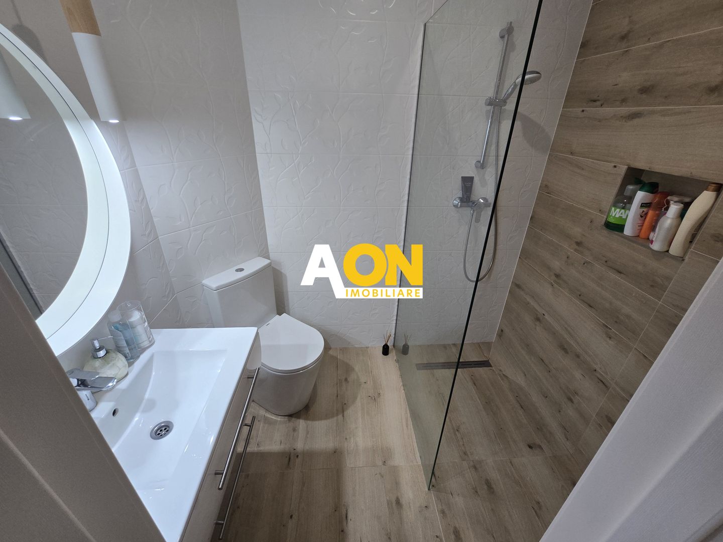 Casa 3 Camere Zona Centru, Complet Renovata si Mobilata - Poză 8