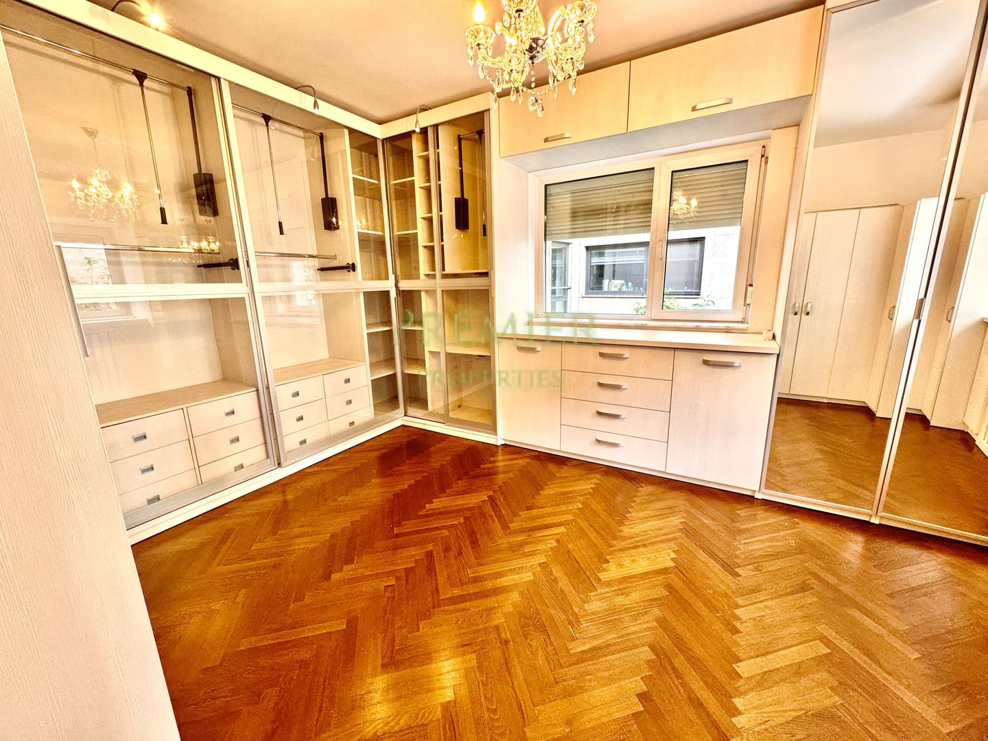 VILA 3 DORMITOARE SI DRESSING COMPLET MOBILATA SI UTILATA | HERASTRAU | - Poză 11
