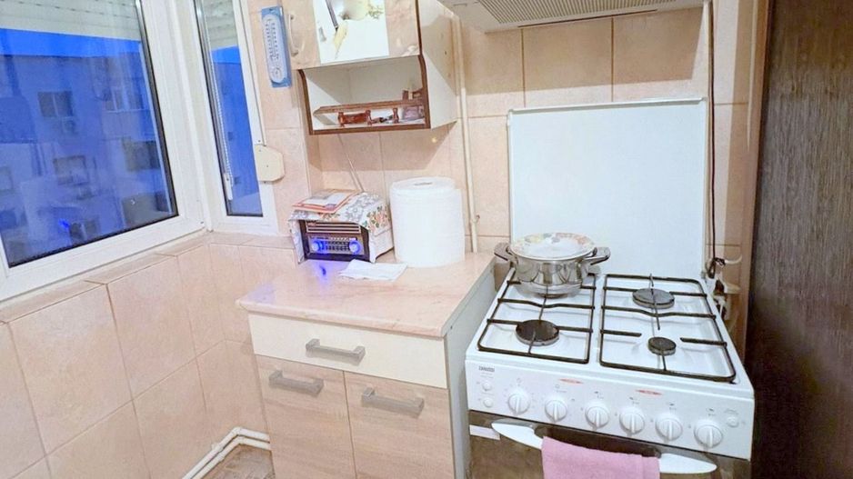 De vanzare apartament cu 3 camere I. C. Frimu, 70.500 euro - Poză 9