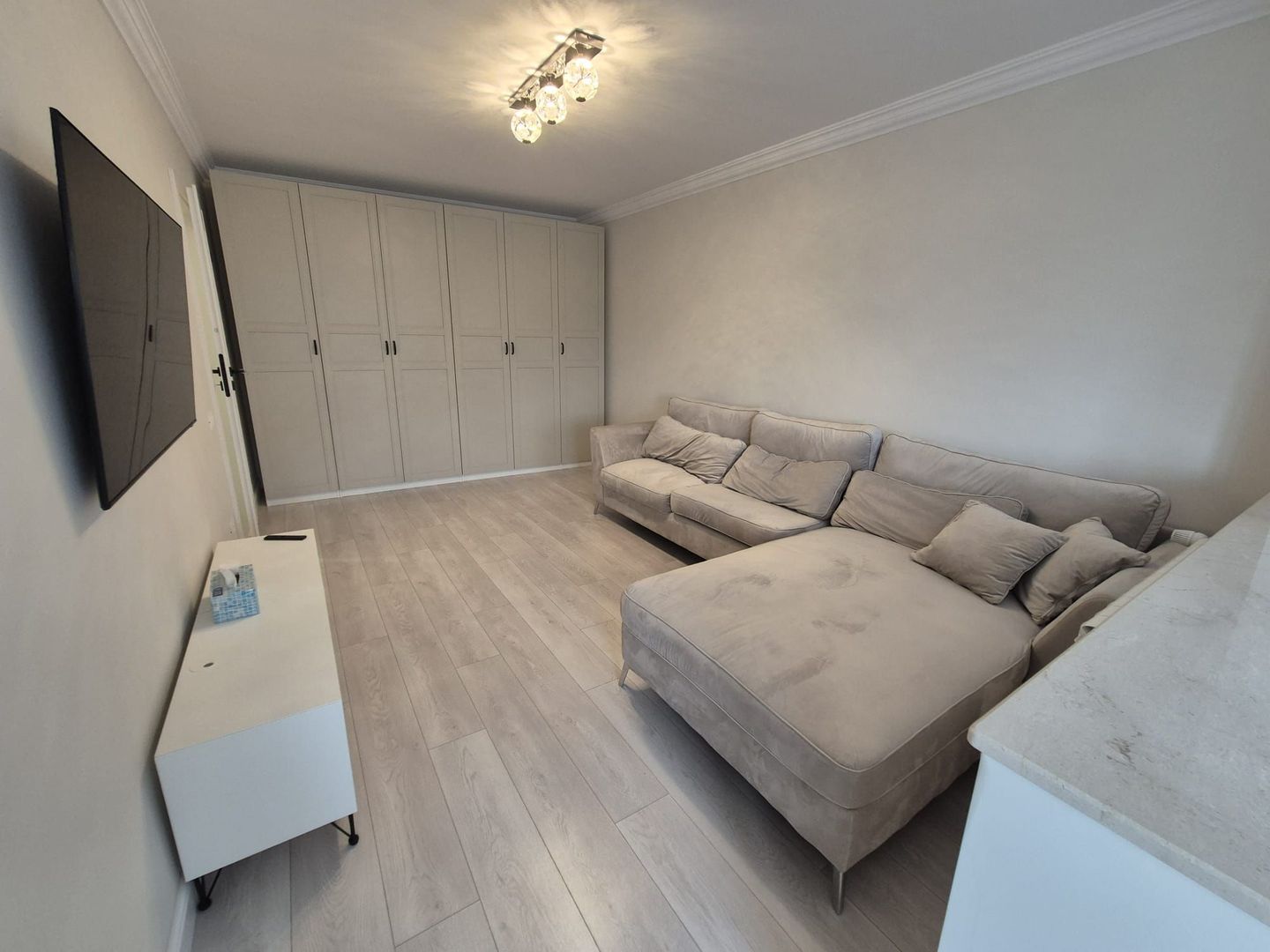 Apartamnent decomandat cu 3 camere, Sector 6 - Poză 1