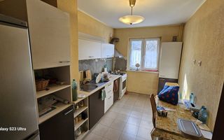 Apartament 4 Camere , et.3/4, Berceni-Racovita - Poză 1