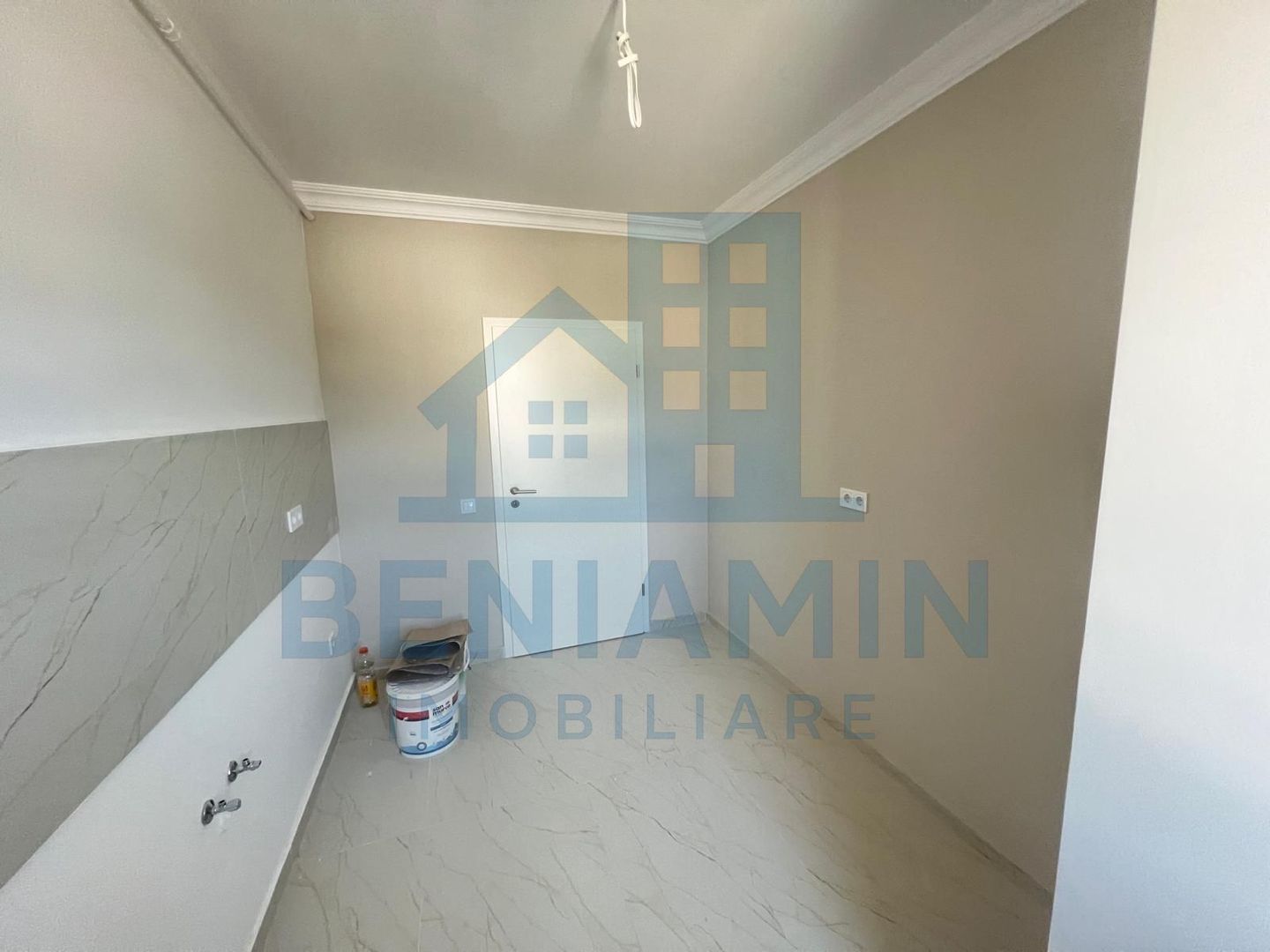 Garsoniera Decomandata - 45mp - balcon - parcare - Sanpetru - Roca - Poză 4