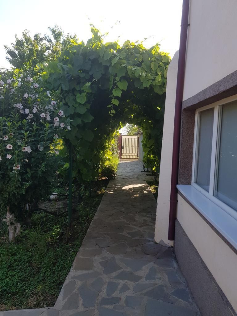 vila indiv+1198mp teren/pe DN4(sosBucuresti) in Frumusani/jud.Calarasi - Poză 5