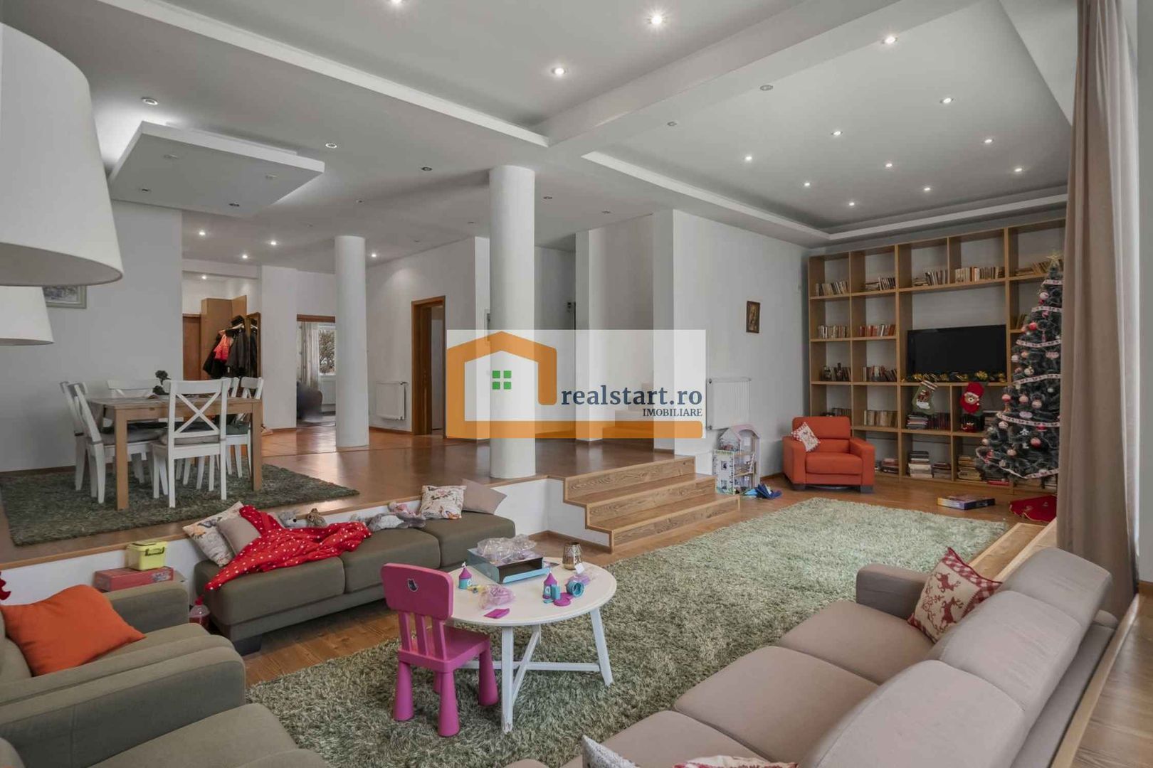 Vila 14 camere, individuala cu teren 590mp, curent trifazic, ALA, Metrou, - Poză 3