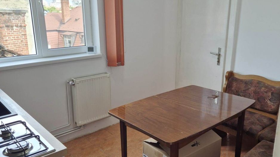 Garsoniera cu suprafata de 45mp,in zona centrala - Poză 10