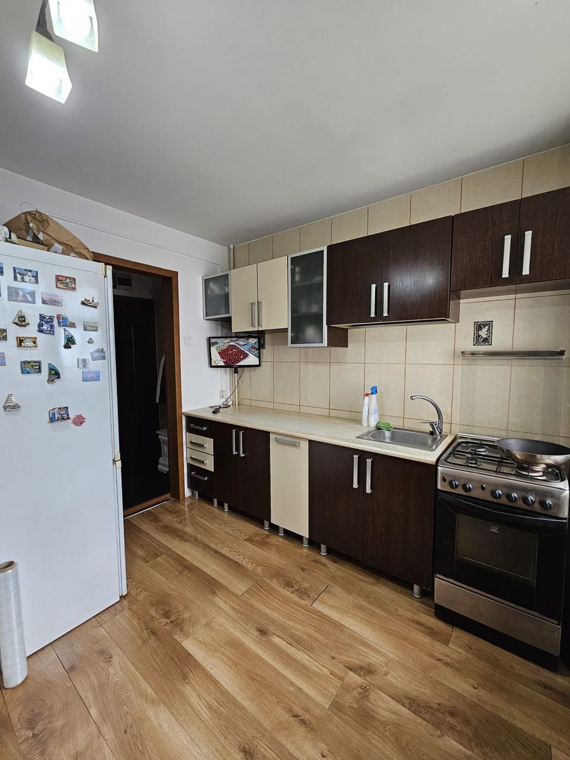 Apartament 3 camere- Rovine, Piata Garii - Poză 8