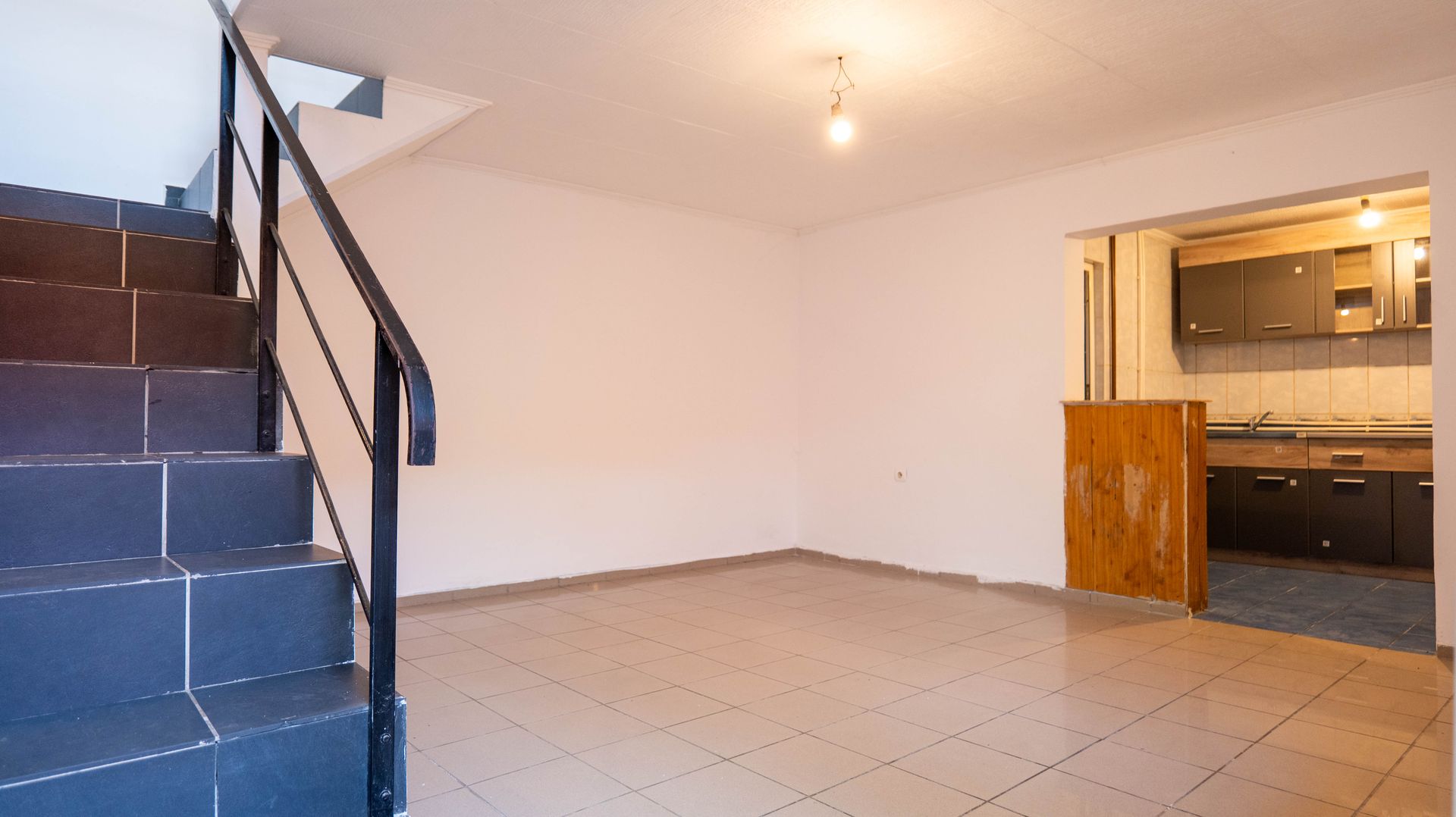 Casă de vânzare – 181 mp, 3 apartamente, 9 camere – București - Poză 15
