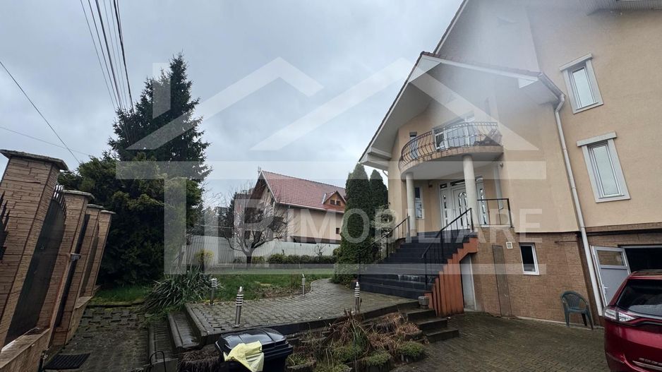 Vila cu 6 camere, 420mp,  teren 720mp, parcari, Zona Shopping City - Poză 2