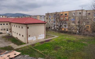 Mic la întreținere, bun la randament: apartament în Orșova - Poză 34