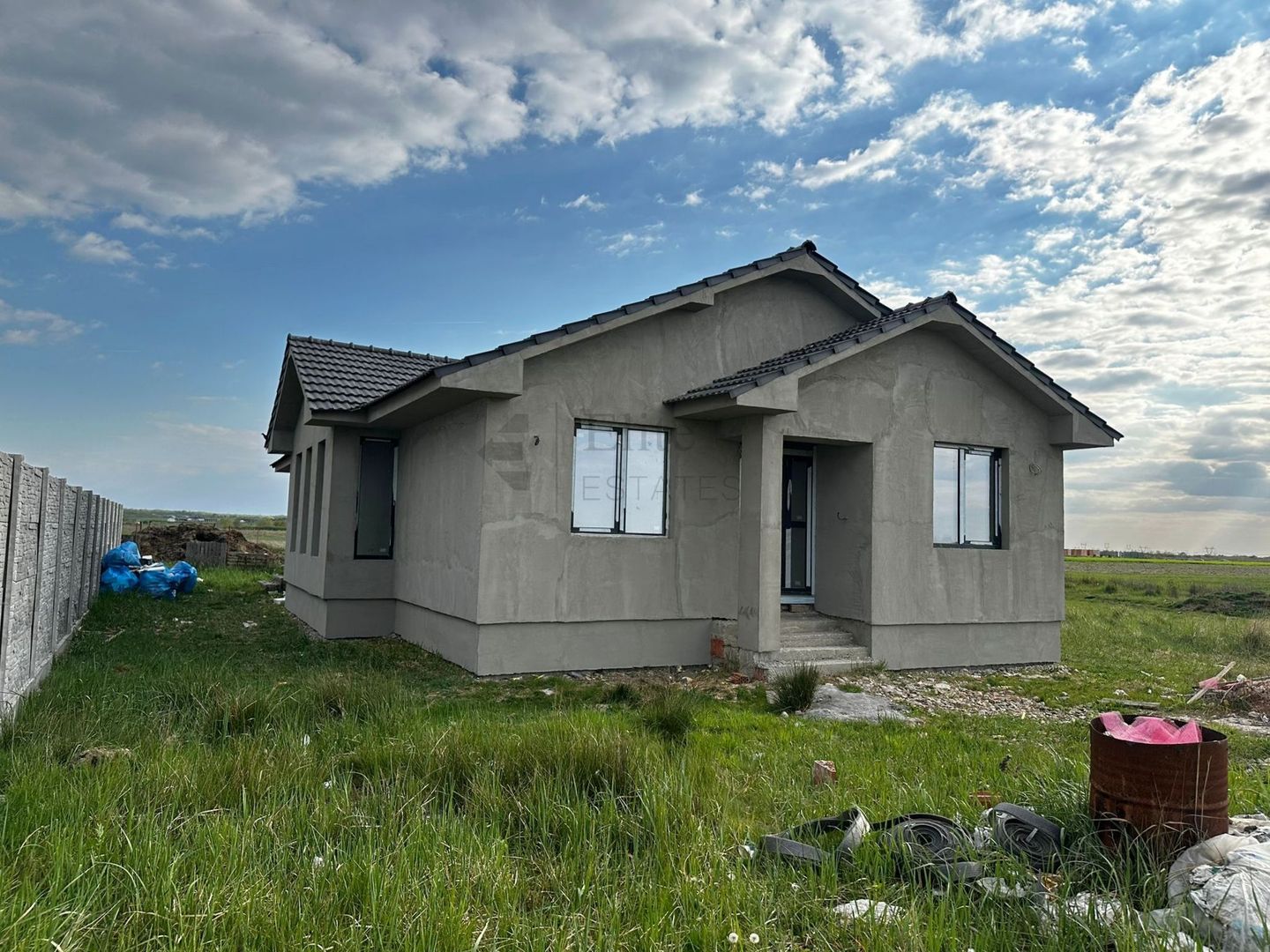 Casa 4 camere de vanzare in Cihei | Panouri fotovoltaice - Poză 1