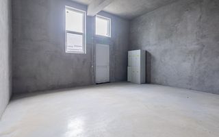 Hala industriala Codlea ,se poate impartii in doua - Poză 11