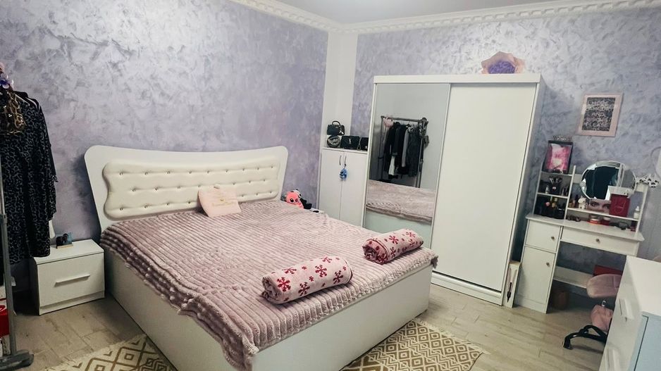 Apartament cu 2 camere la curte comuna , zona centrala - Poză 1