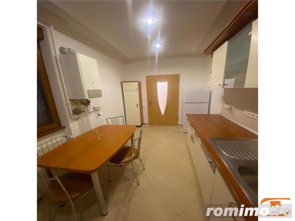 3 camere decomandat lux zona Medicina - CENTRALA PROPRIE - Poză 4