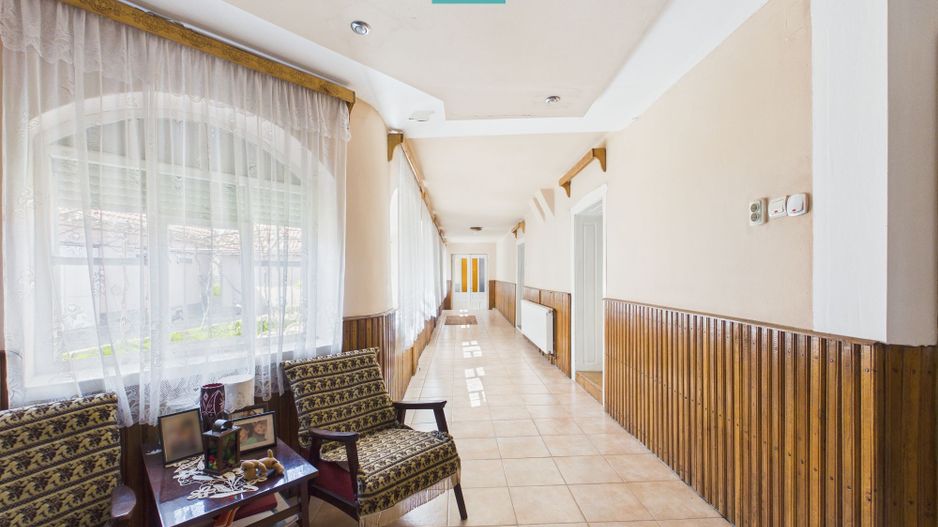 Casă solidă cu 5 camere in localitatea Almaș, Arad - Poză 13