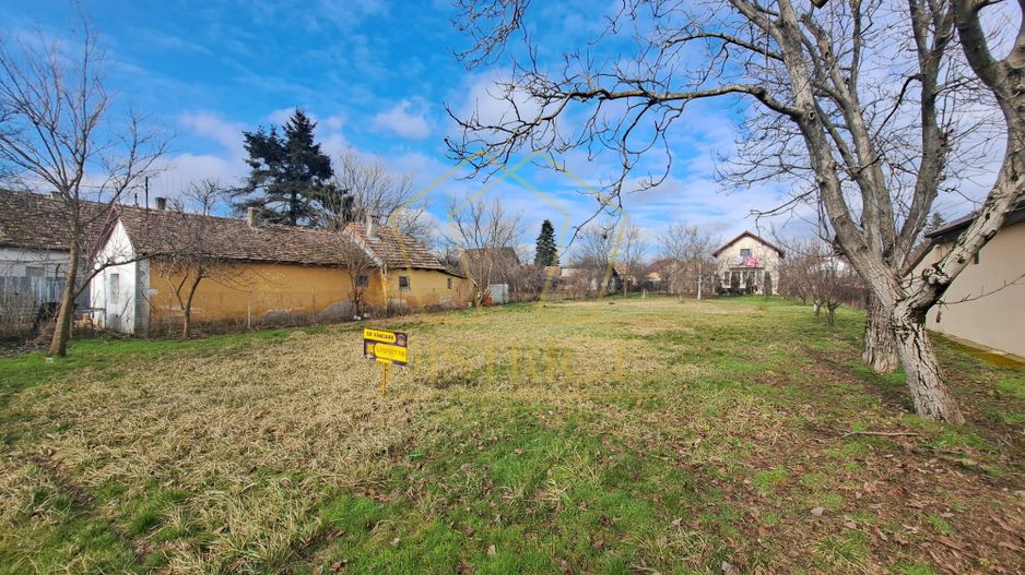 Teren imprejmuit pretabil pentru casa in vatra satului | Giarmata - Poză 4