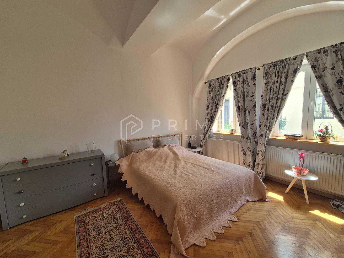 Apartament cu 2 camere de închiriat Ultracentral - Poză 1