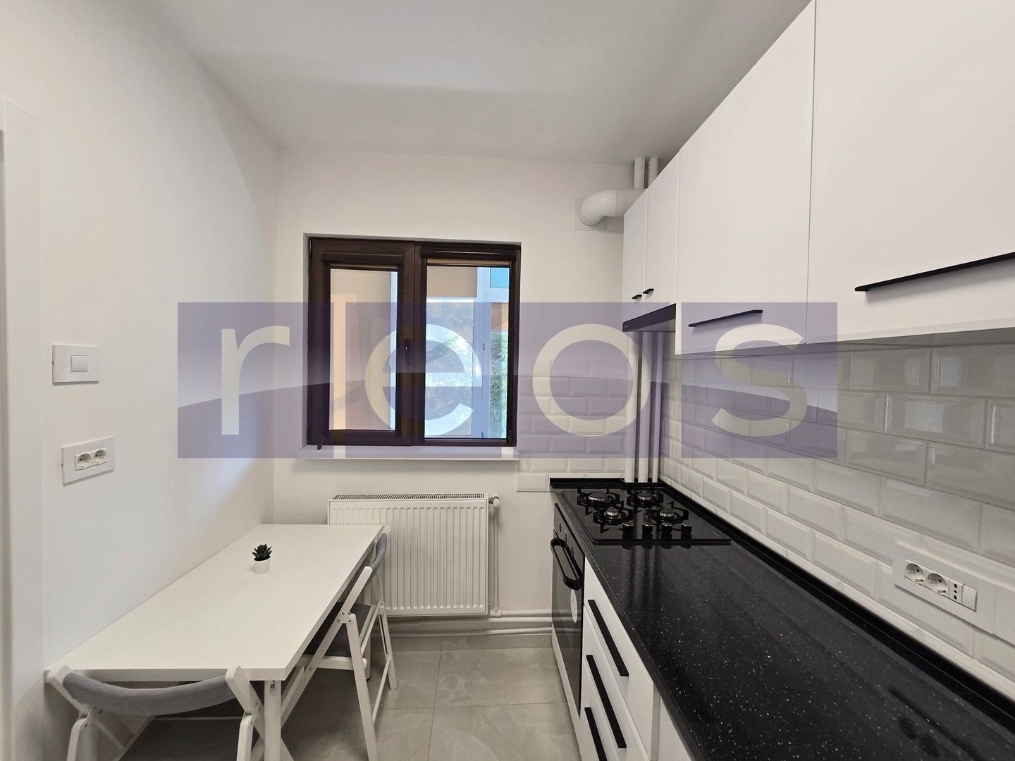 VANZARE 2 CAMERE | CENTRALA PROPRIE | COMPLET RENOVAT | ZONA DOMENII /  1 MAI - Poză 3