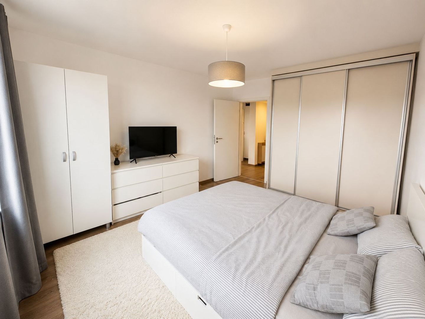 Complex Studentesc | 2 Camere | Decomandat | Mobilat si Utilat. - Poză 6
