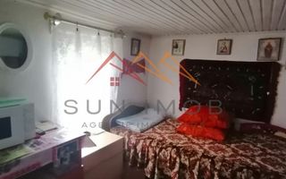 Casa rustica 3 camere, 4000 mp teren, cabana din lemn, pomi fructiferi - Poză 11