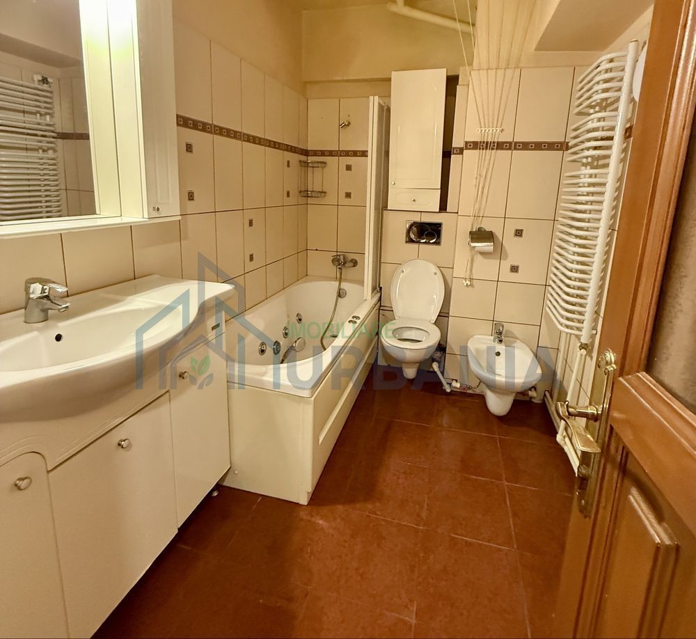 Apartament 3 camere, decomandat, ultracentral - Poză 7
