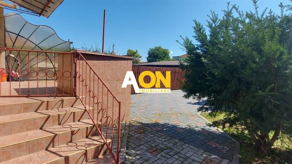 1/2 duplex  5 camere 232 mp teren cu garaj si curte ultracentral - Poză 1