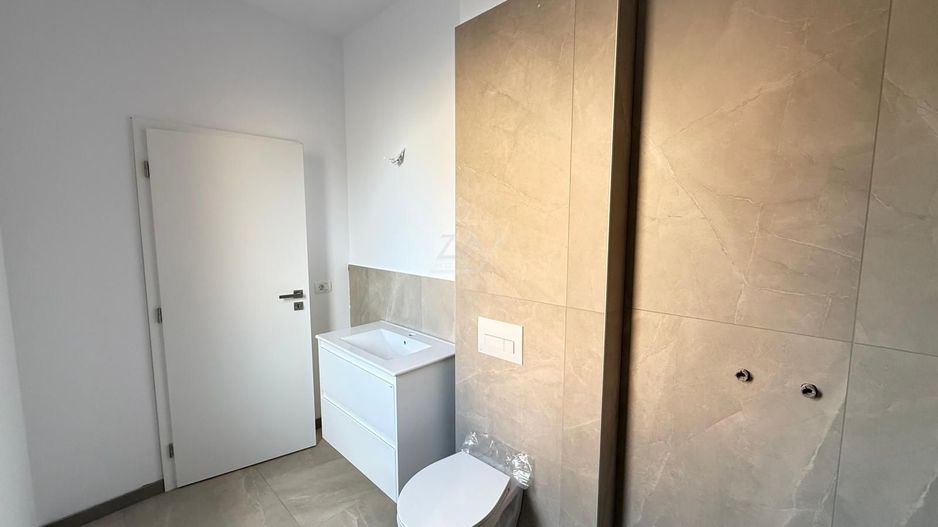 La asfalt. Pozitie excelenta. 3 dormitoare. Parcare. - Poză 7