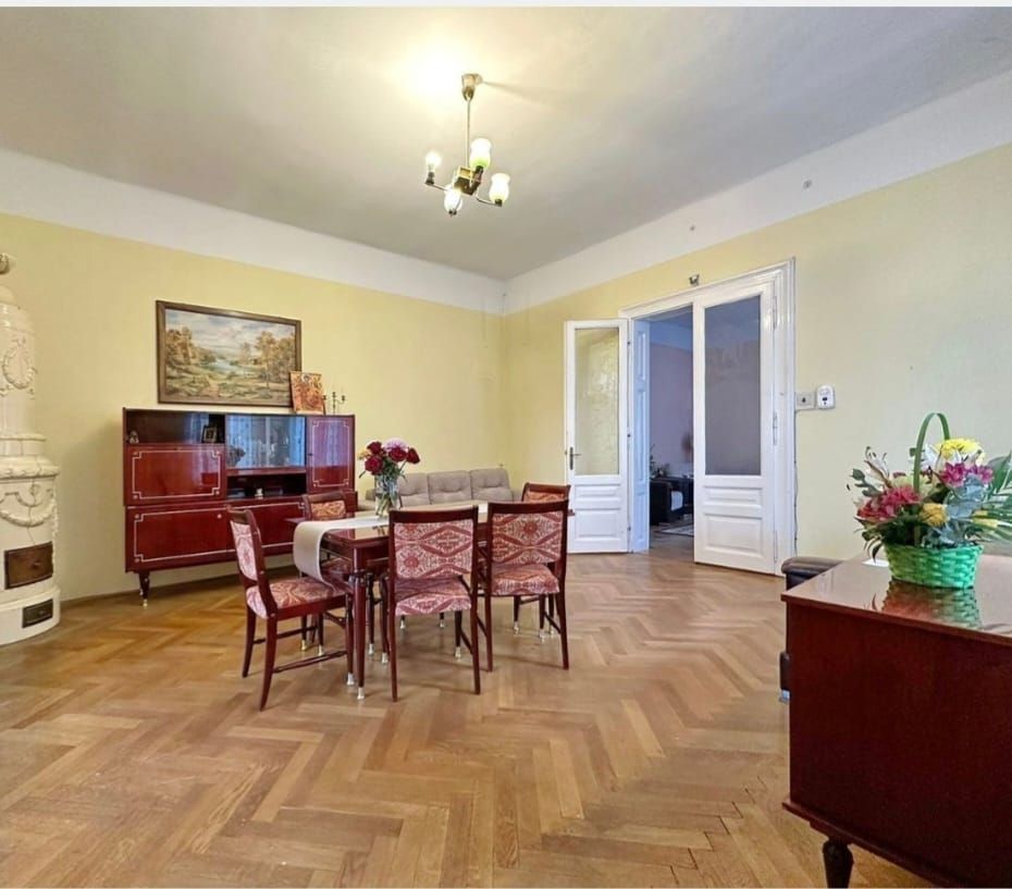 Apartament spațios în Centrul Istoric al Brașovului – zonă premium - Poză 1