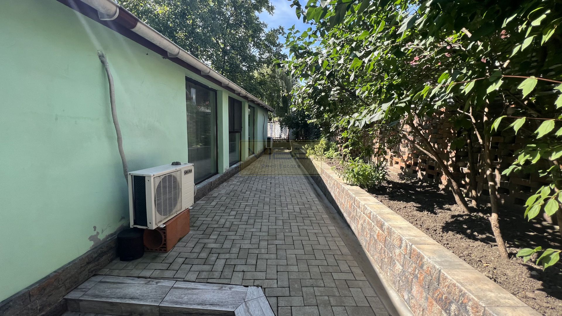 SE VINDE AFACERE LA CHEIE! Pensiunea Vila Verde, zona Garii - Poză 4