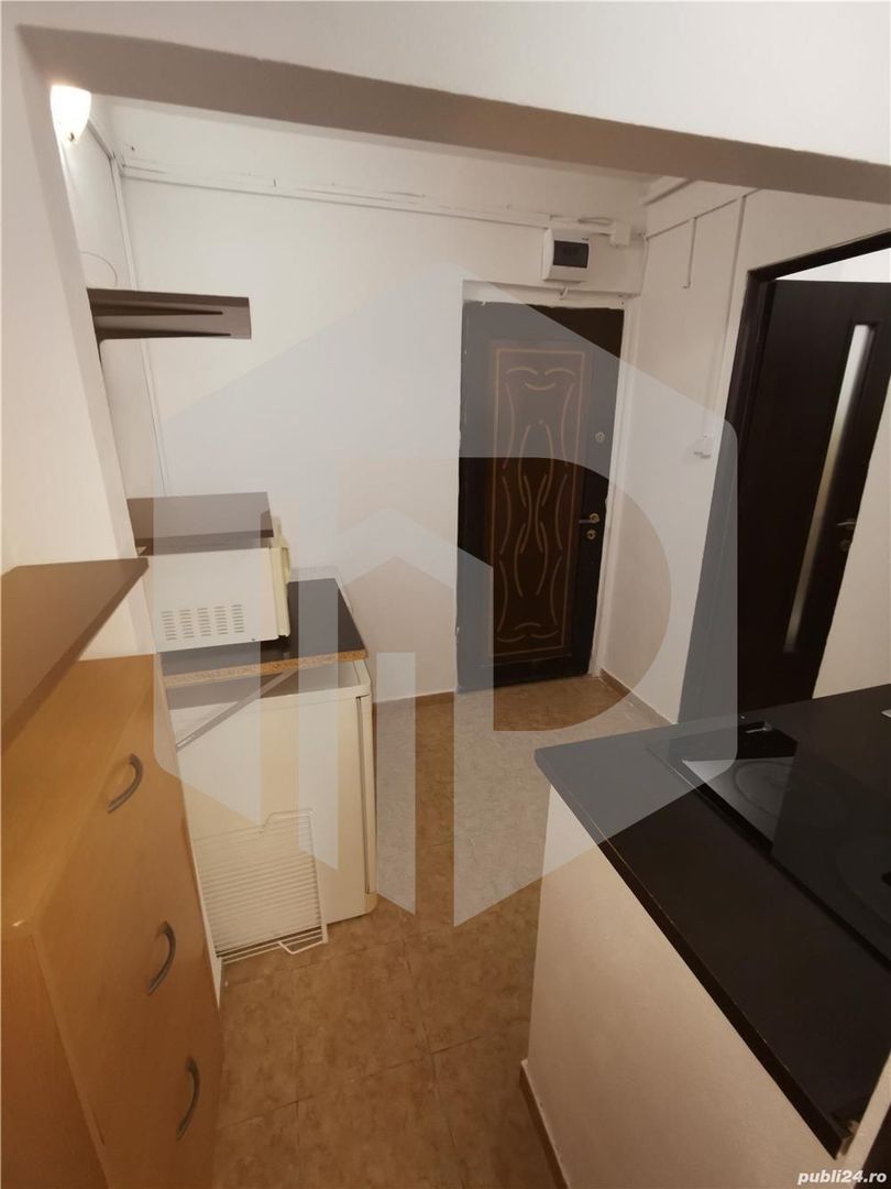 Garsoniera - Etaj 1 - Mobilata si Utilata - Broscarie - Poză 3