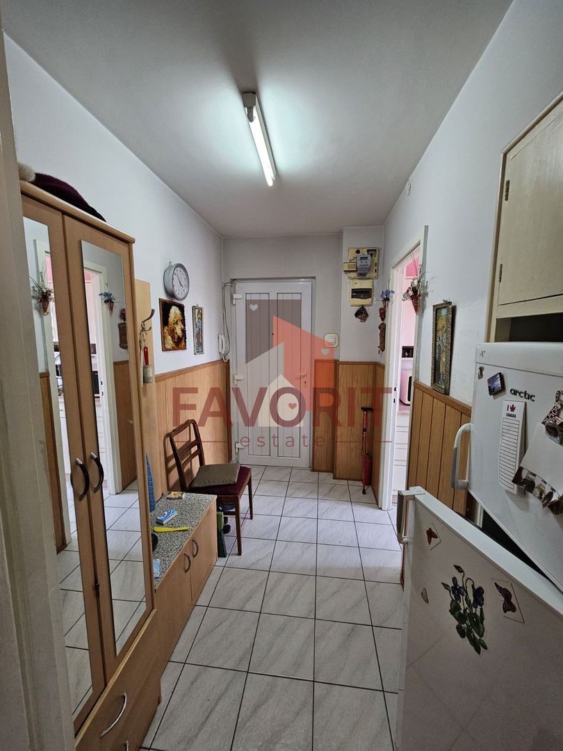 3 camere, semidecomandat | centrala proprie | mobilat si utilat | zona excelenta - Poză 1