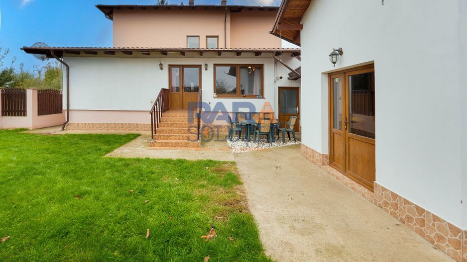 Vilă cu 6 dormitoare, 2 garaje, anexe multiple - 2076 mp teren - Poză 20