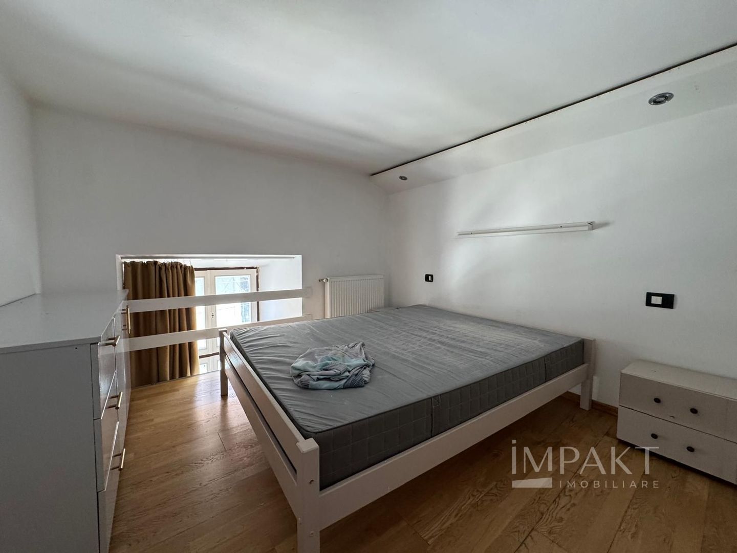 De închiriat: Apartament tip loft cu mezanin, 30 mp–Zona Ultracentral - Poză 2