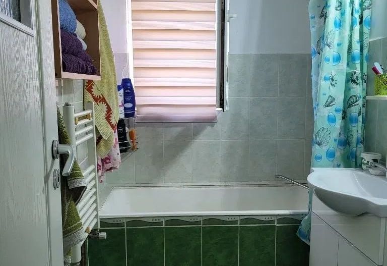 Ag. EUROPA vinde ap. 2 cam. In zona ultracentrala la etajul 4. - Poză 4