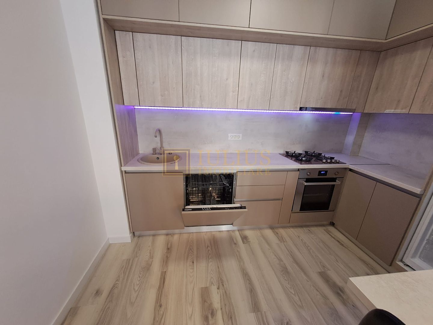 2 camere, bloc nou, loc de parcare-Campeador Residence - Poză 9