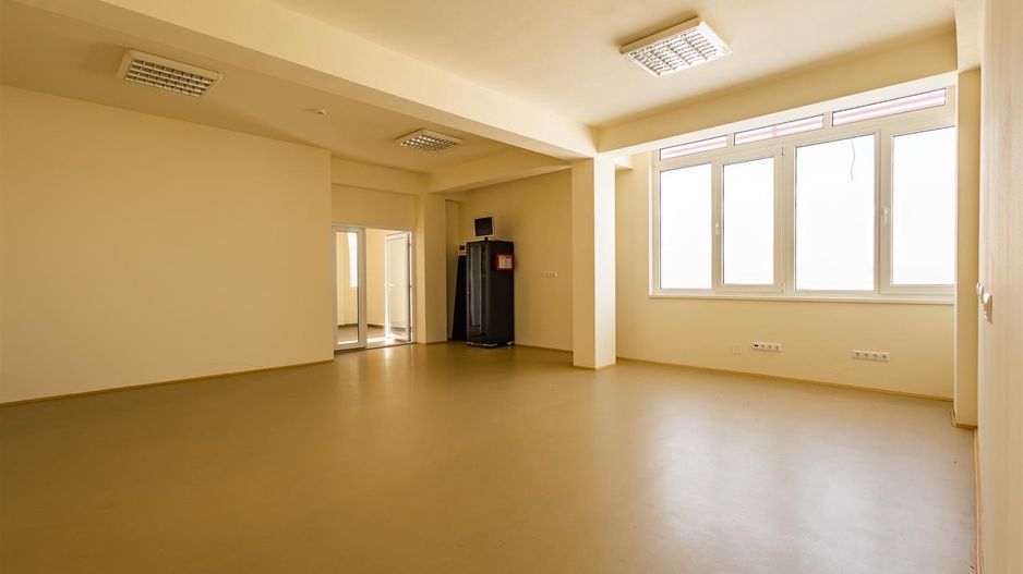 Spatiu in componenta si dotari apreciabile, birouri/ clinica, Calea Bucuresti - Poză 41