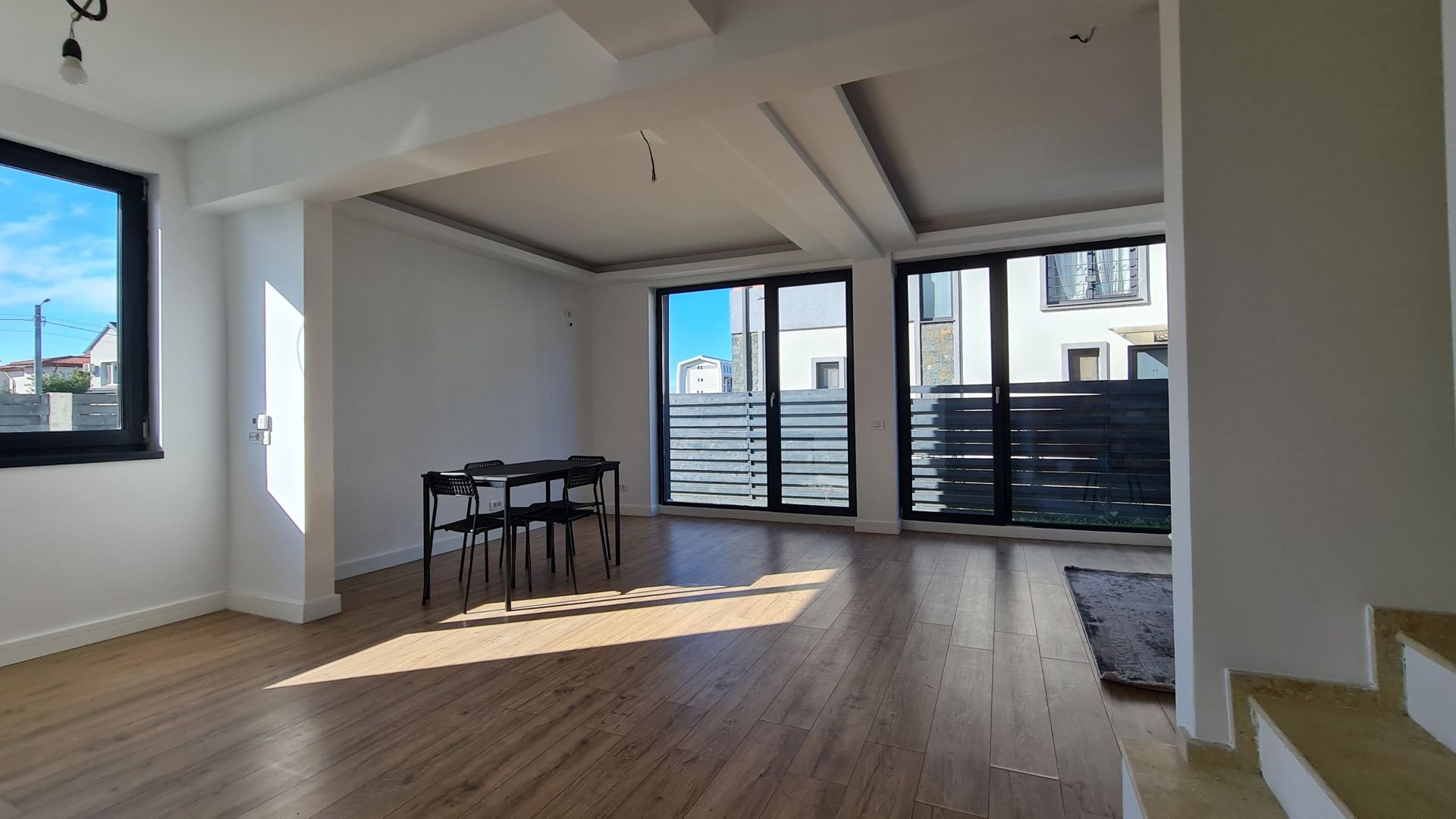 Otopeni str 23 August! Vila 5 camere la calcan pret fara concurenta! - Poză 6