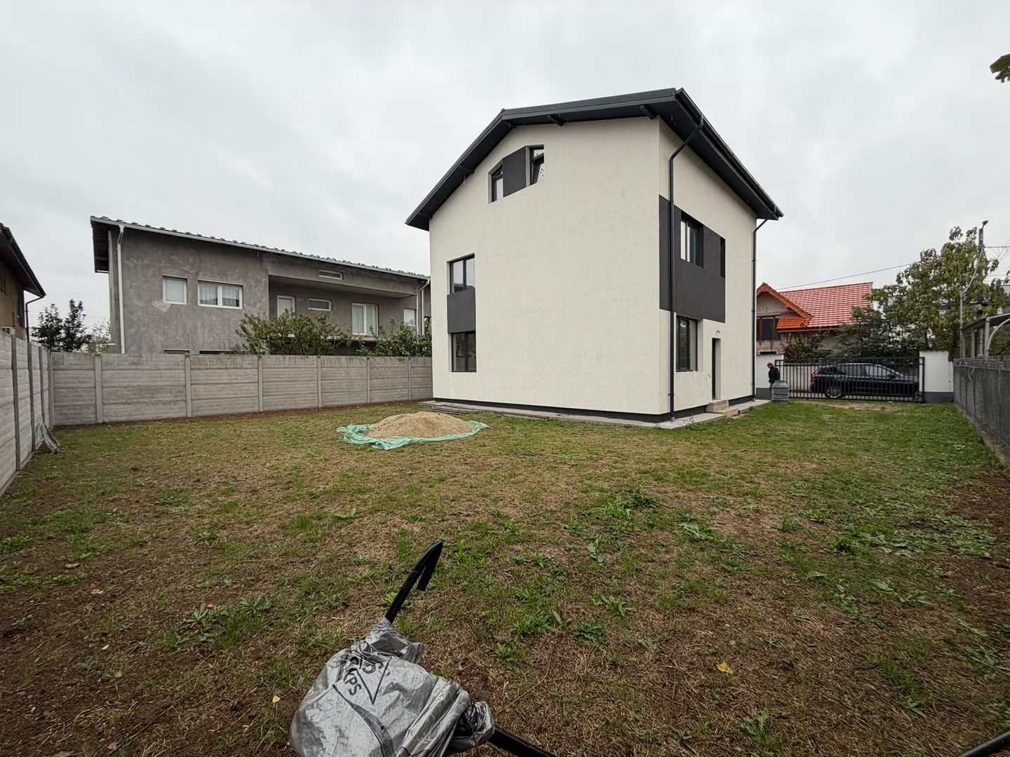 CASA INDIVIDUALA - TEREN 450 MP, TOATE UTILITATILRE, COMISION 0% - Poză 2