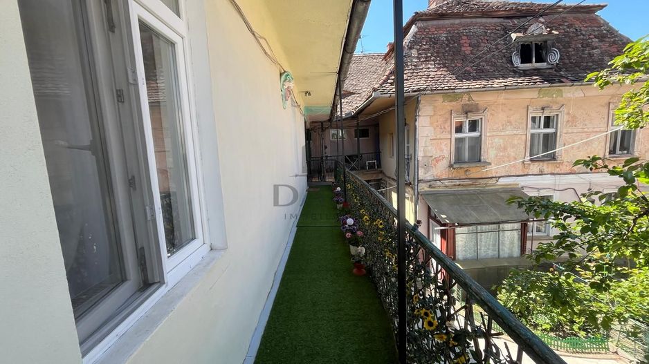 2 camere în inima orașului – ideal pentru locuit sau investiție - Poză 6
